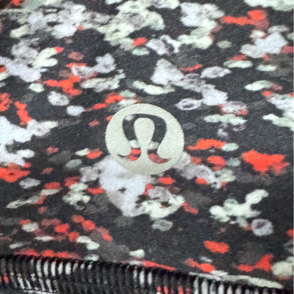 Lululemon Flow Y Bra Nulu Light Support, A–C Cups in Water Blossom Multi Sz 8 - Picture 7 of 8